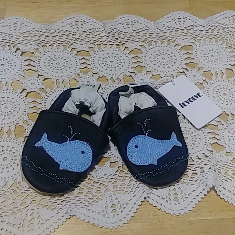 iEvolve Blue Whale Leather Soft Shoes 6-12 month size